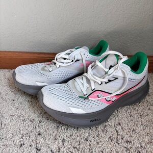 Saucony Women’s Ride 16 White and Gray Running Sneakers size US 8,5